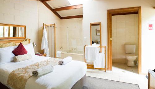 Suite with Spa Bath