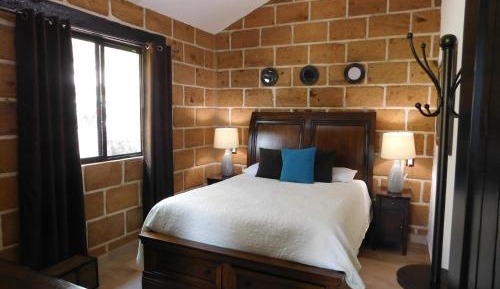 Bungalow (2 Adults)
