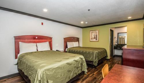Queen Room with Two Queen Beds - Non-Smoking