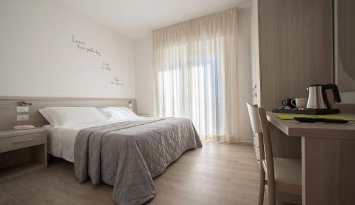 Deluxe Double or Twin Room with Sea View