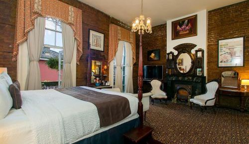 Deluxe King Room with Balcony