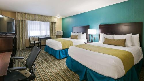 Queen Room with Two Queen Beds - Non-Smoking
