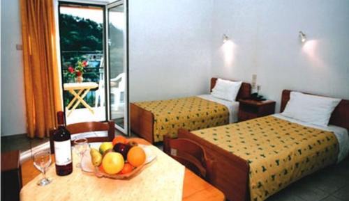 Studio (2 Adults)