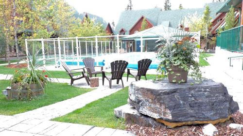 Two-Bedroom Chalet - Pet Friendly