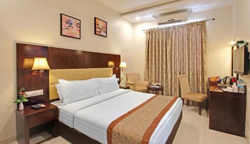 Superior Double RoomSai Premium (Superior Deluxe Room) Complimentary Shuttle Pick Up & Drop To Sai Baba Temple ( Gate -3)