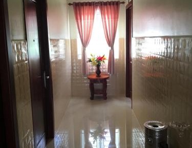 Deluxe Room (2 Adults + 1 Child)
