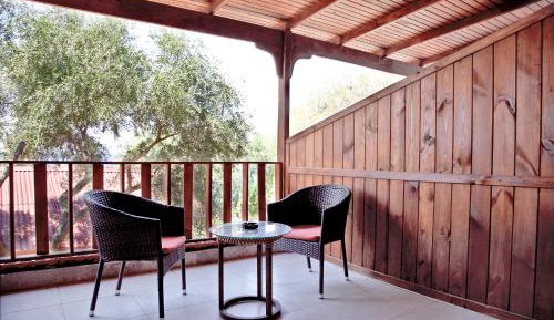 Standard Twin Room with Garden View