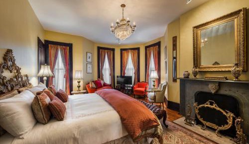 Deluxe King Suite