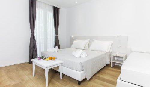 Deluxe Suite with Sea View