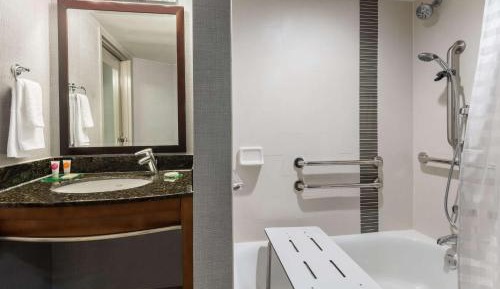 King Room with Accessible Tub - Disability Access