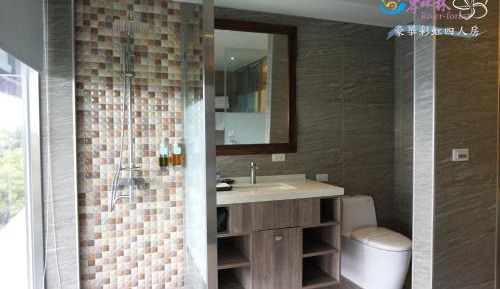 Deluxe Family Suite
