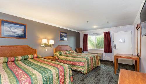Queen Room with Two Queen Beds - Non-Smoking