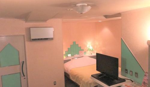 Single Room with Late Check-in 22:00 and Early Check-out 10:00