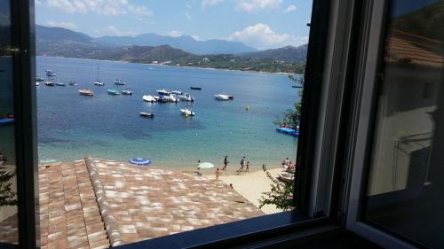 Deluxe Triple Room with Sea View