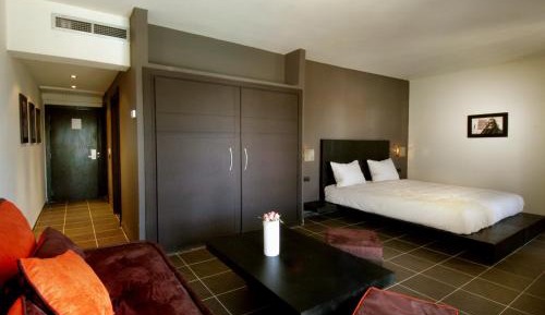 Suite with Garden View