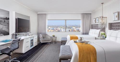 Deluxe Queen Room with Two Queen Beds City View