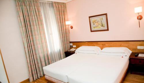Twin Room with City View