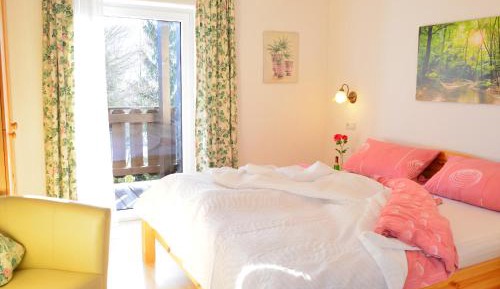 Two-Bed Apartment (2 Adults + 3 Children) Bellevue 