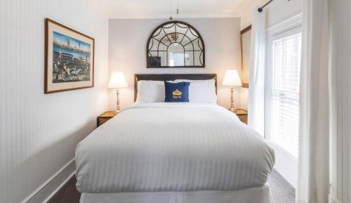 Standard Queen Room
