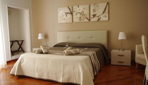 Quadruple Room with Private Bathroom