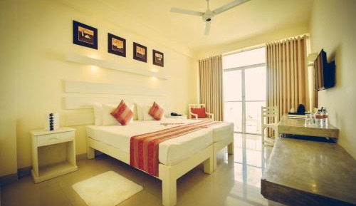 Deluxe Twin Room with City View