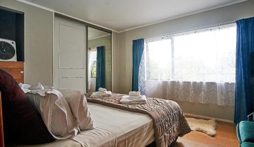 King Room with Shared Bathroom - B