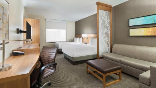 Queen Room with Two Queen Beds and Sofa Bed