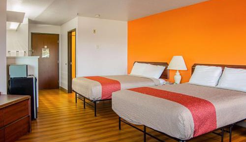 Deluxe Queen Room with Two Queen Beds - Non-Smoking