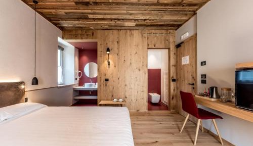 Superior Deluxe Double or Twin Room 