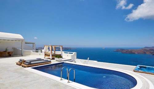 Honeymoon Villa with Private Pool and Caldera View