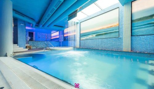 Double Room with Extra Bed (2 Adults + 1 Child) Spa Acces included