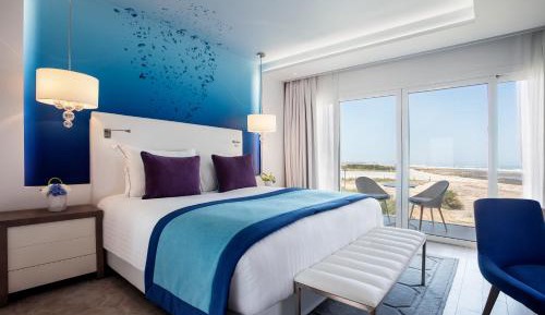 Deluxe King Room Ocean  Lateral View  