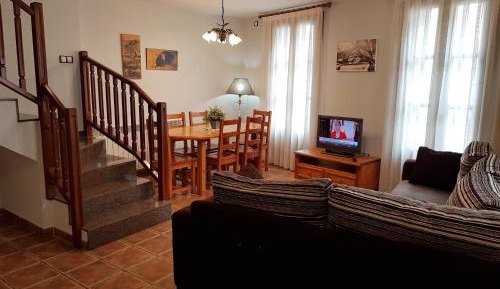 Three-Bedroom Superior Apartment (6 Adults)