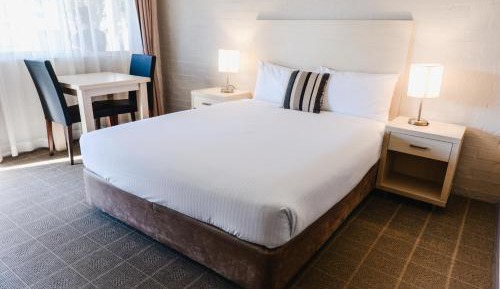 Standard Queen Room