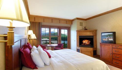 Premium King Room with Lake View and Jetted Tub