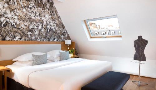Suite with Sofa Bed