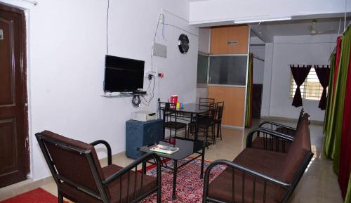 Single Bed in Male Dormitory Room with Shared Bathroom