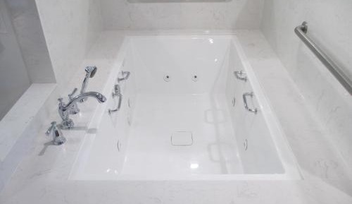 King Room with Spa Bath