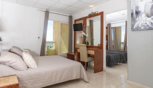 Family Suite with Sea View