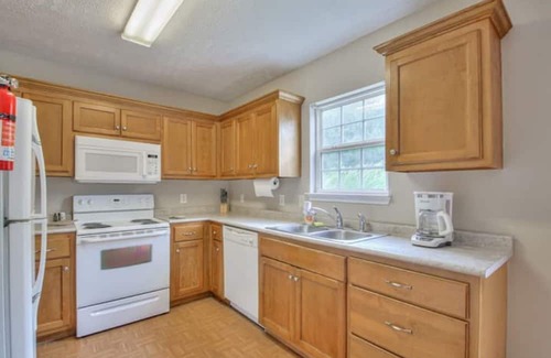 Smyrna House | Clear Circle- Modern 3/2.5 near everything! Smryna- Off I-24!