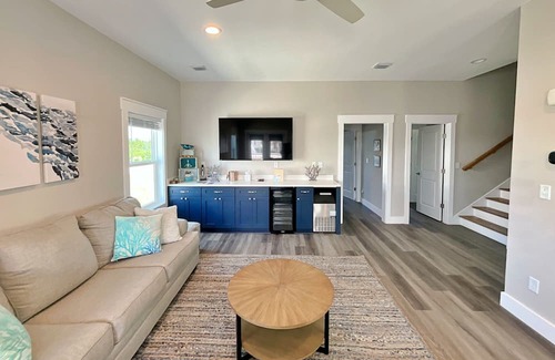 Morgantown House | New in 2023, Dogs OK, Pools & Tennis