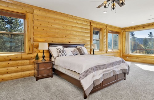 Castle Glen Estates Cabin | 2206-golden Oak Log Cabin 7 Bedroom Home by RedAwning