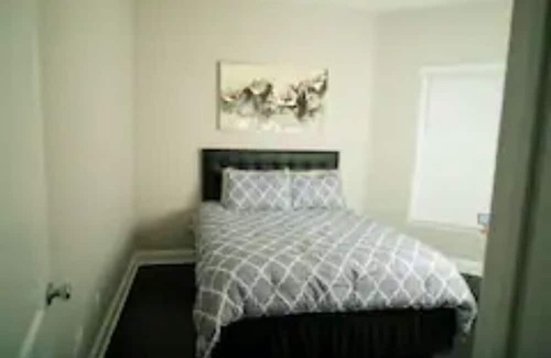Bronzeville House | 7 STAR THE MALIA OASIS #2 3BR/1.5ba + Office Space
