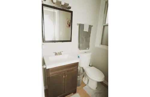Bronzeville House | 7 STAR THE MALIA OASIS #2 3BR/1.5ba + Office Space