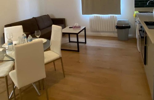 West Ealing Apartment | Lovely one bedroom in Ealing F6