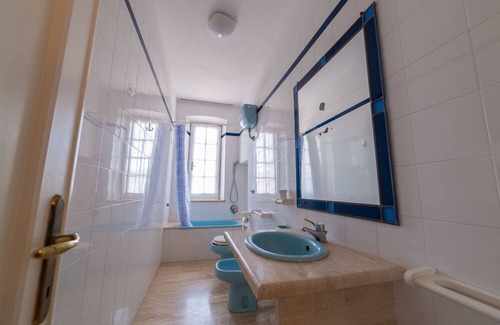 Donoratico Apartment | Apartment nestled in the countryside 5 minutes drive from the Sea