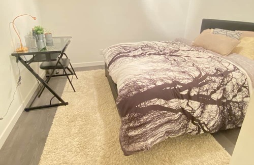 Fleetwood House | 2BR Modern Basement Suite in Surrey