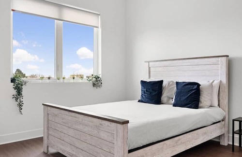 West Colfax Apartment | Modern Sloans Lake Apt