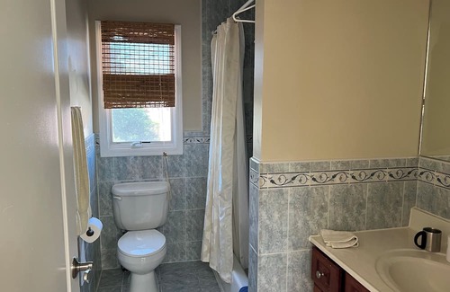 Palisades Park House | Cozy 1-bedroom only 20 minutes away from Manhattan. Not entire home.