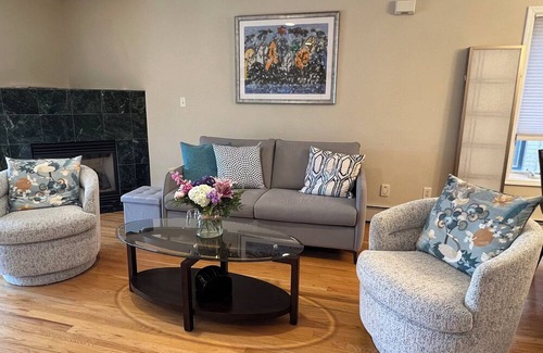 Palisades Park House | Cozy 1-bedroom only 20 minutes away from Manhattan. Not entire home.